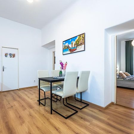Wenceslas Square 2 Bedroom Apartment براغ المظهر الخارجي الصورة
